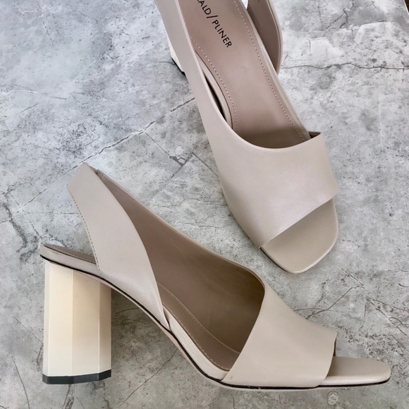 donald pliner ella sandal